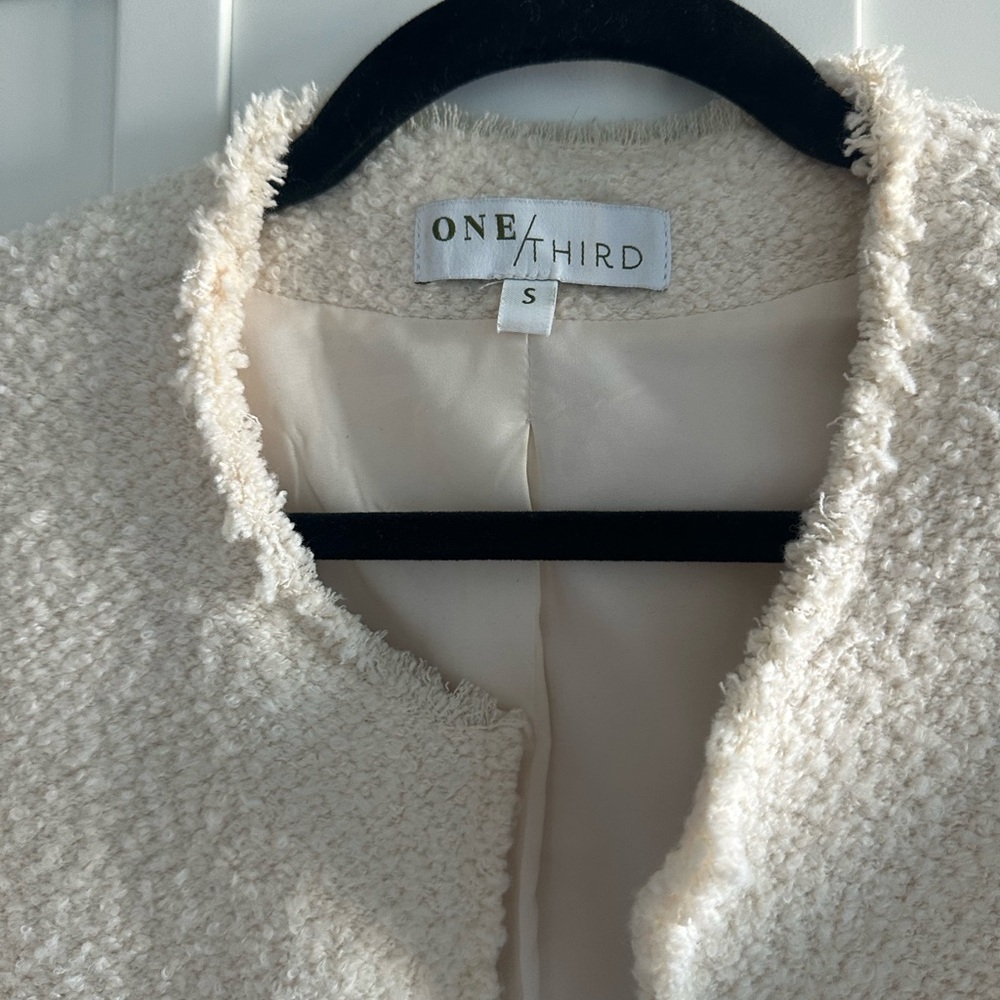 Shop one/third cream blazer in size small. Jacket 18 - Picture 6 of 9